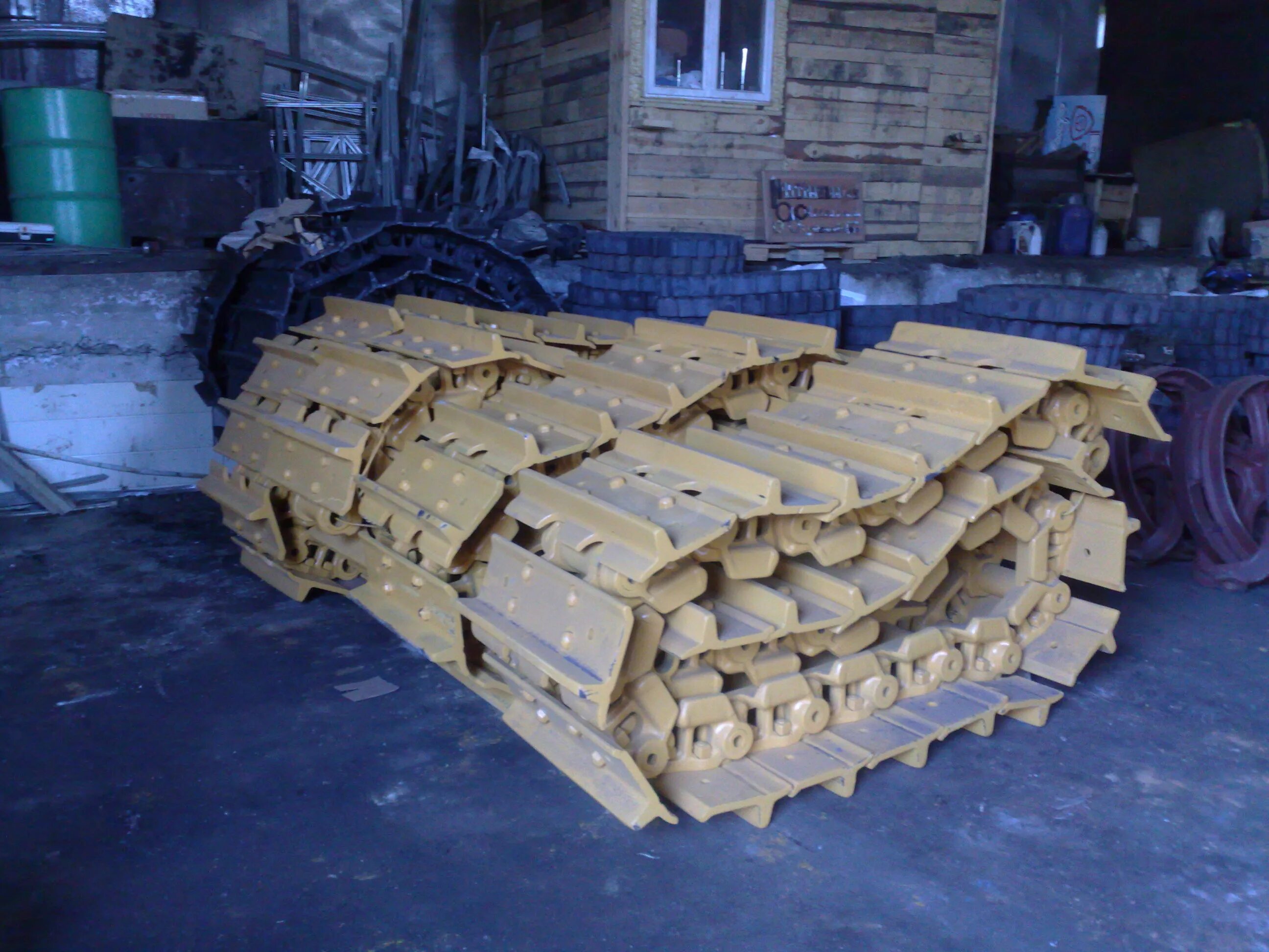 Гусянка т170. Гусеница т 170. Цепь гусеницы т-170. Гусеница т 170. Цепь гусеницы т-170.