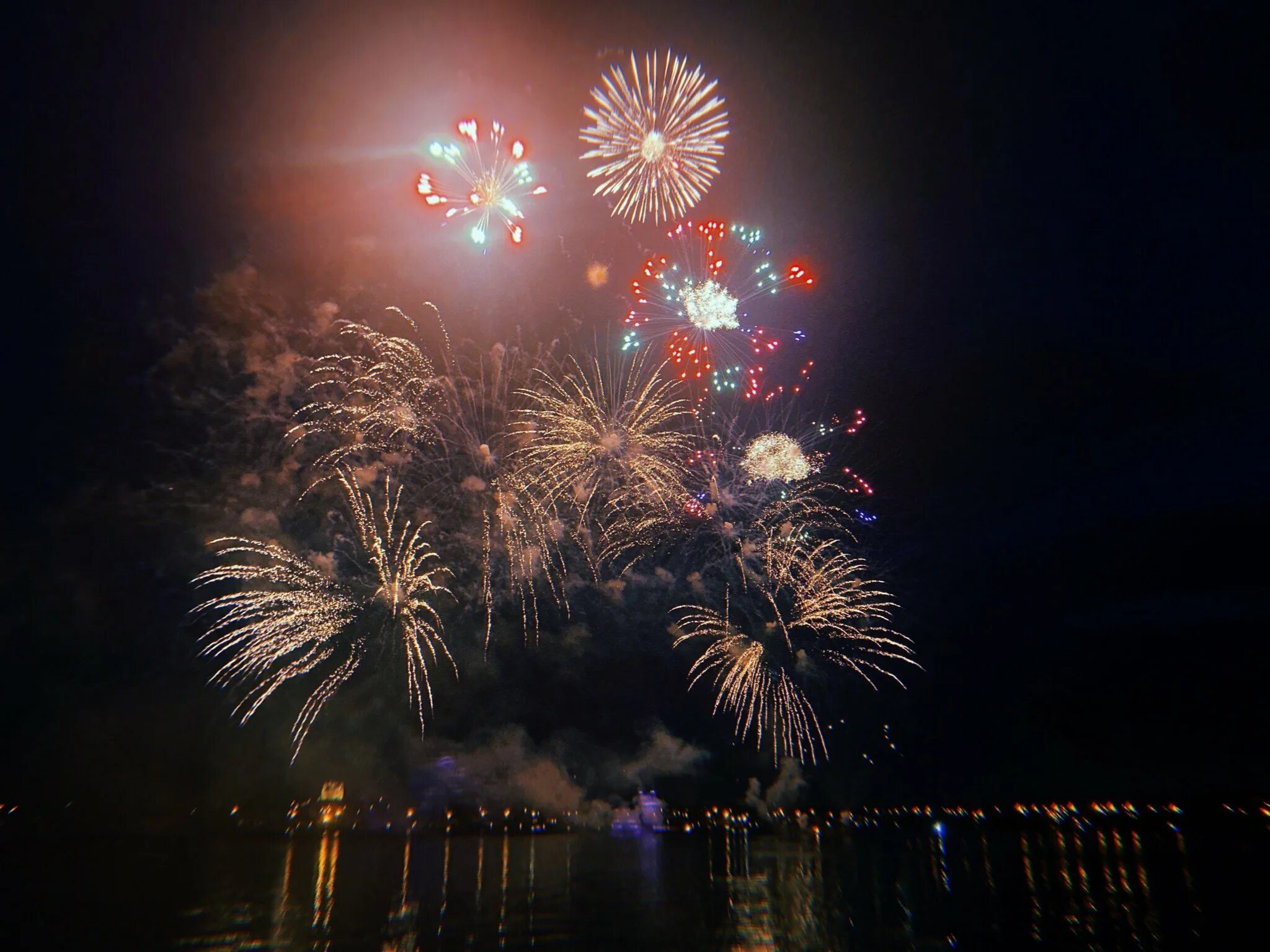 Салют в нижнем тагиле 9 мая 2024. Салют в нижнем тагиле на день города 2022. Салют на день города нижний тагил. Салют на день города нижний тагил. Салют на день города нижний тагил.