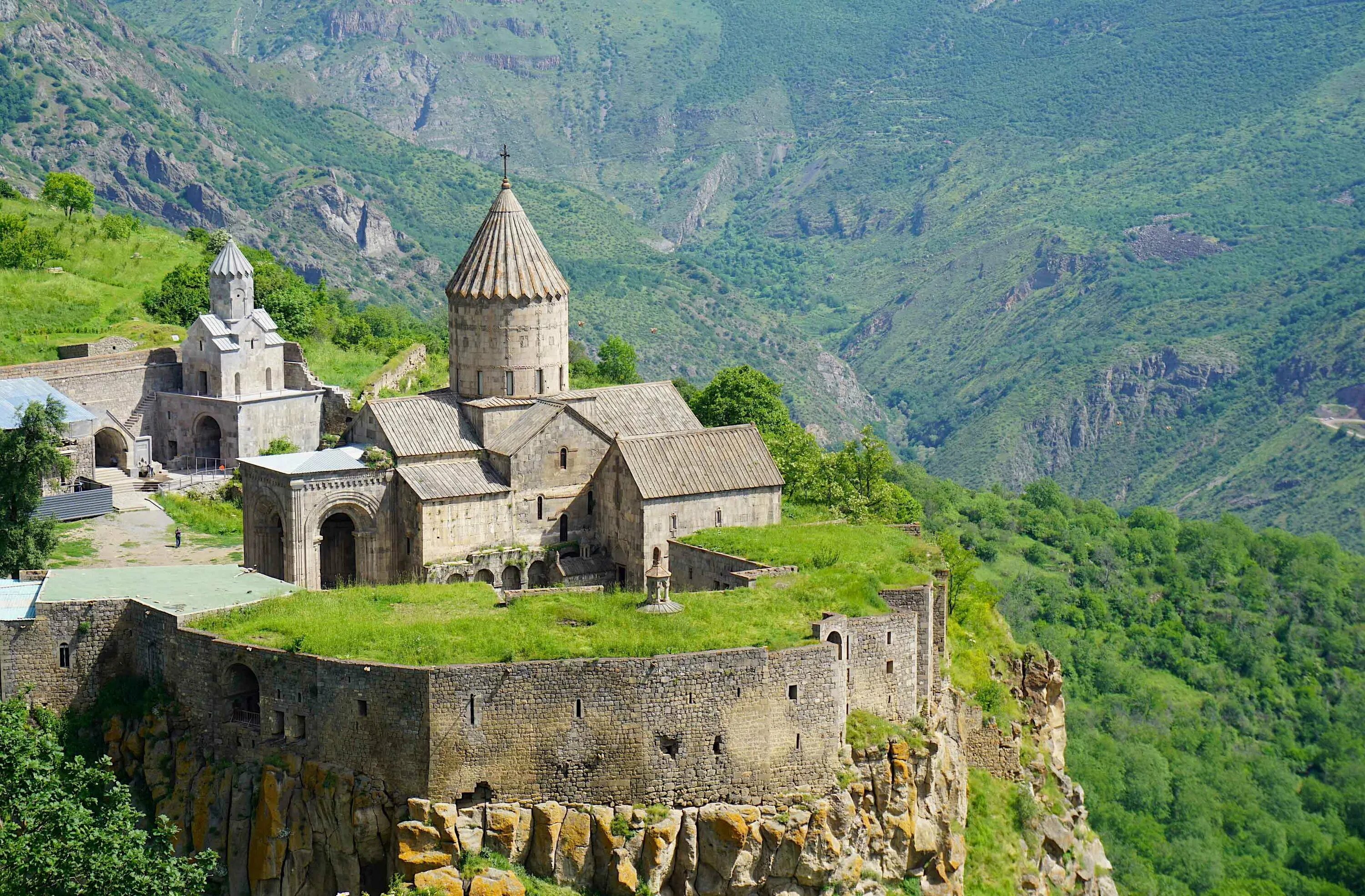 S armenia. Татев Армения. Монастырь Татев. Храм Татев в Армении. Хор Вирап, Татев.