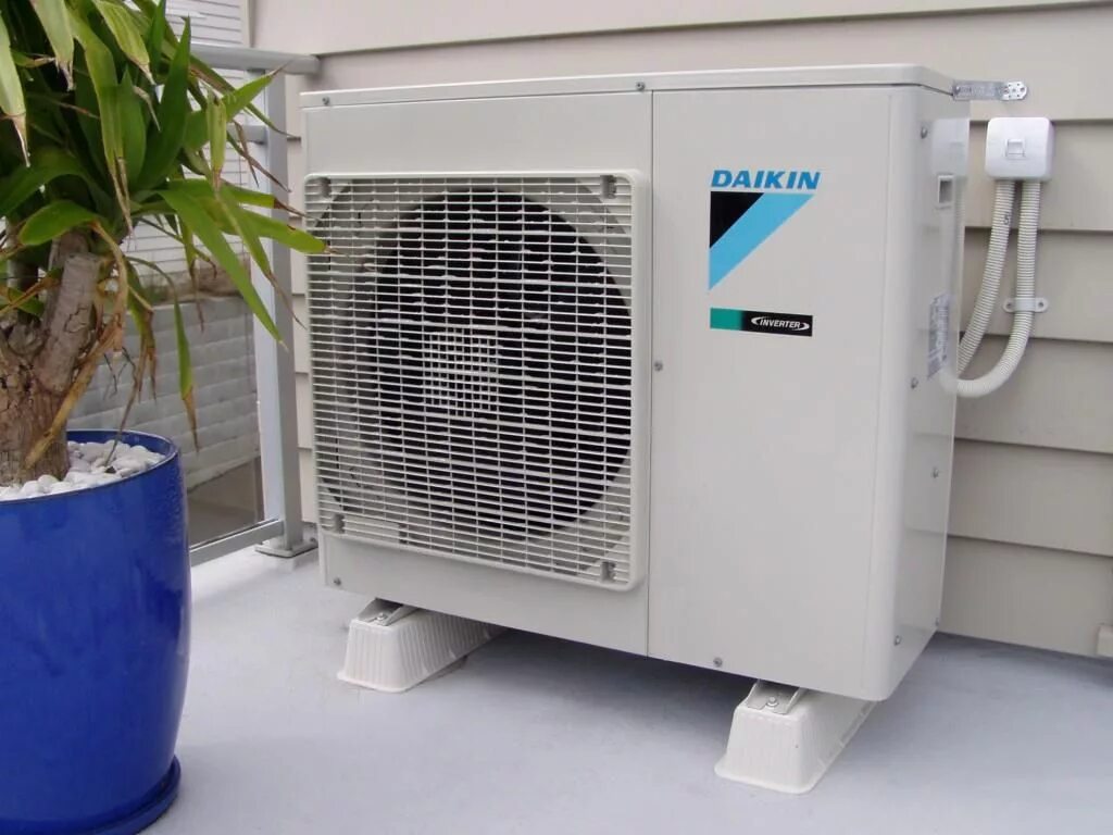 Сплит система Daikin. Daikin Air Conditioner. Кондиционер Дайкин 10 КВТ. Klima 12 кондиционер.