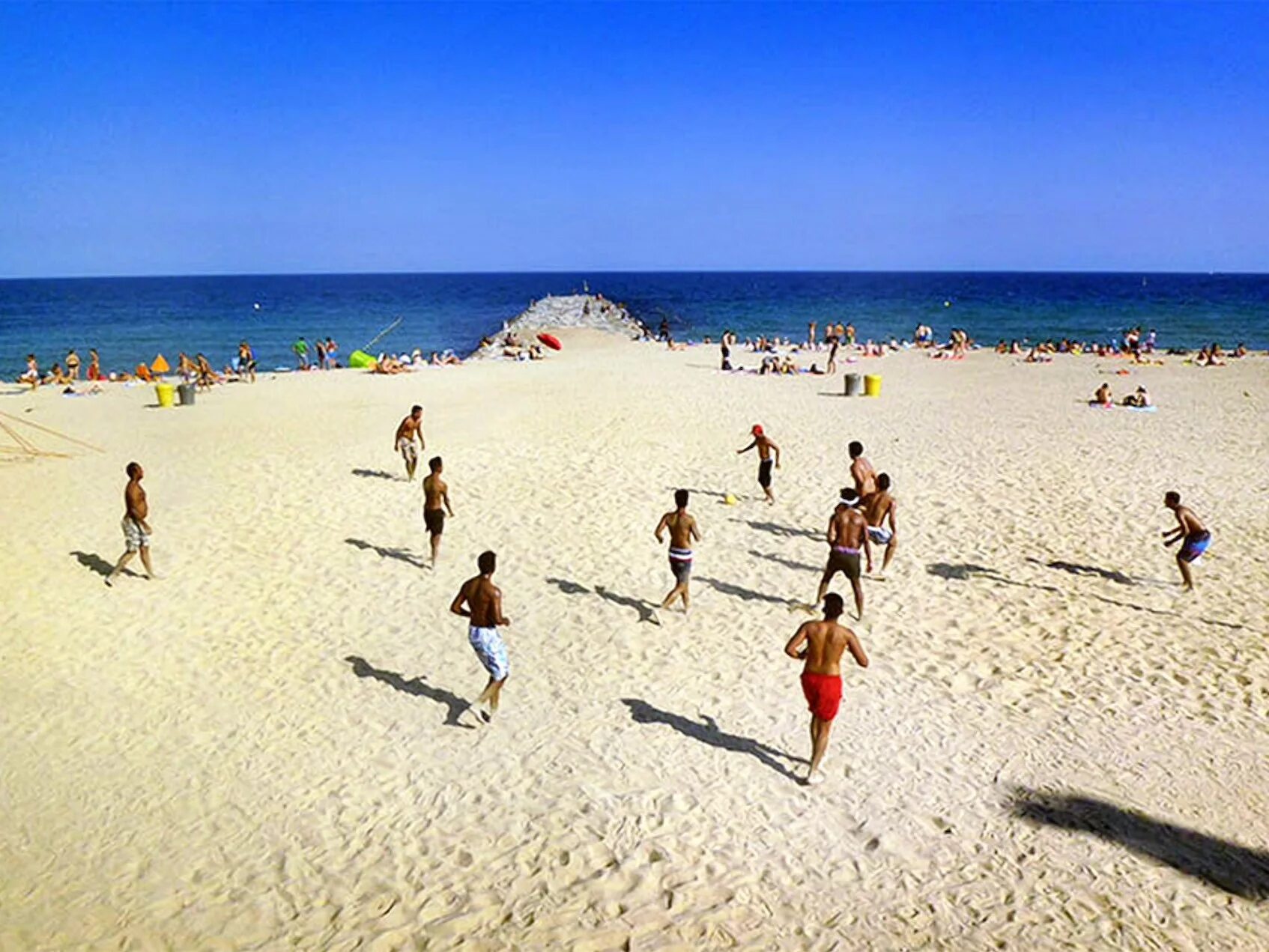 Пляж нова марбелья барселона. Ля нова. Пляжи ла нова мар белла. Пляж де ла нова марбелья. Пляж марбелла барселона.