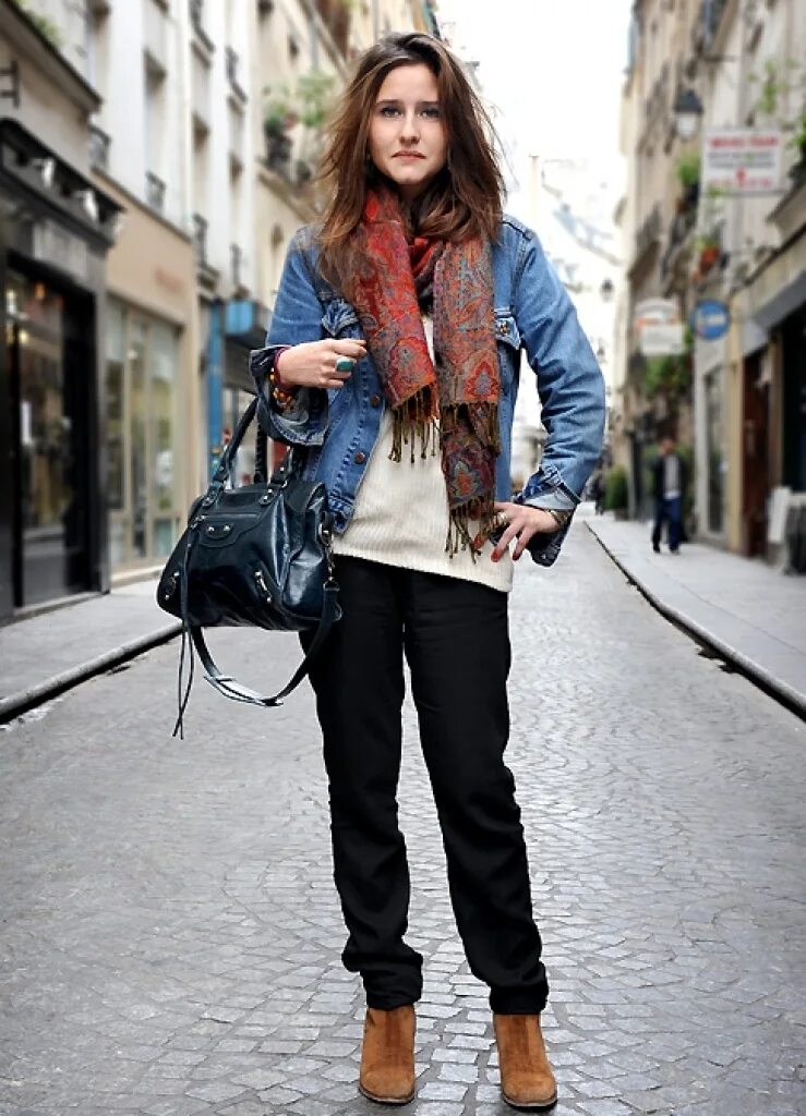 Style i 1. Луки в стиле брат. Красное пальто стритстайл. Бирюзовая юбка миди. Летние женские образы.