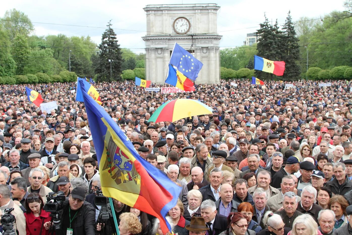 Жители молдовы. Оппозиция в Молдавии. Митинги в Молдове. Майдан в Кишиневе. Молдавия избиратели.