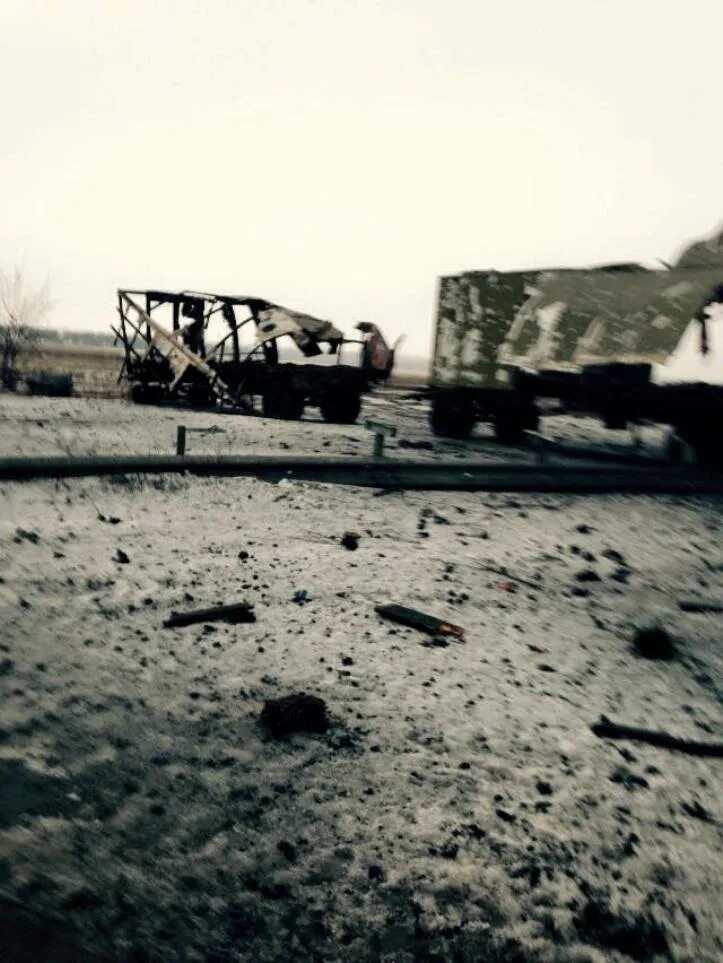 Т 80 и подбитый бтр всу. Авдеевка разбитые колонны. Уничтоженная украинская колонна. Угледарская разбитая колонна. Разгромленные колонны россии.