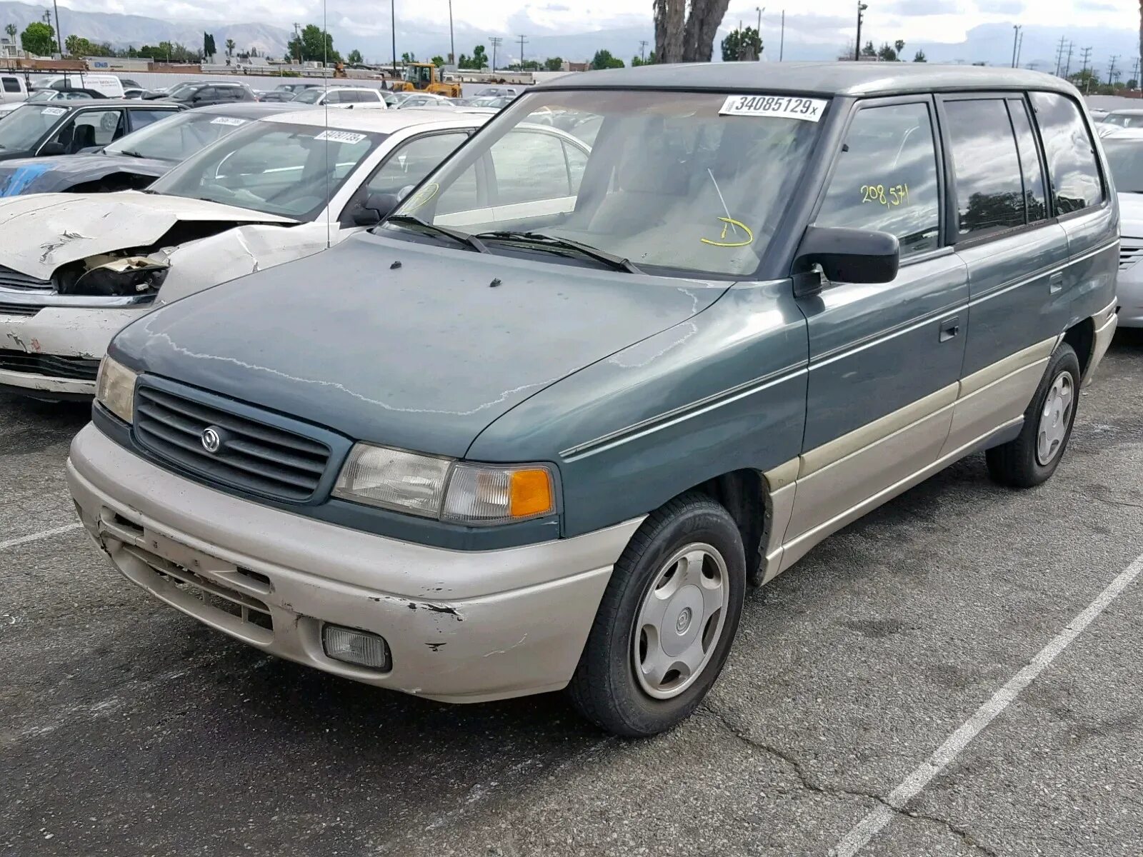 Мазда мпв купить б у. Мазда МПВ 1. Mazda MPV 1997. Мазда MPV 1 поколение. Мазда МПВ 1996.