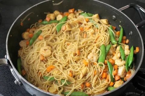 Макароны в соусе на сковороде