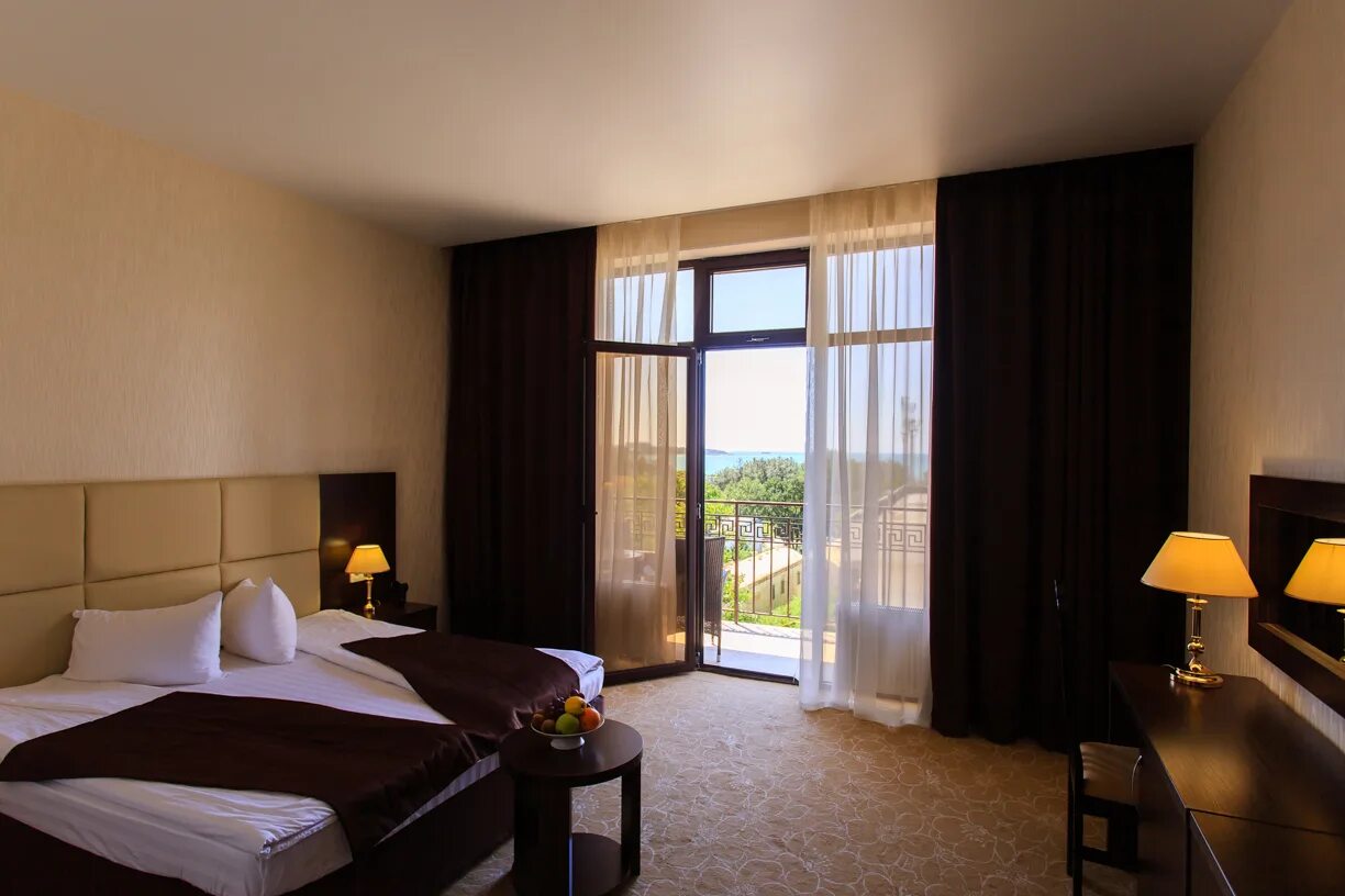 Соло адмиралтейская отель санкт-петербург. Венеция отели 5 звезд. Отель с номерами с балконом. Отель с номерами с балконом. Отель в москва сити с панорамным видом.