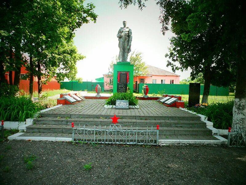 Глотово грайворонского. Деревня качаново мемориал. Глотово памятник. Глотово грайворонского. Село глотово белгородская область.