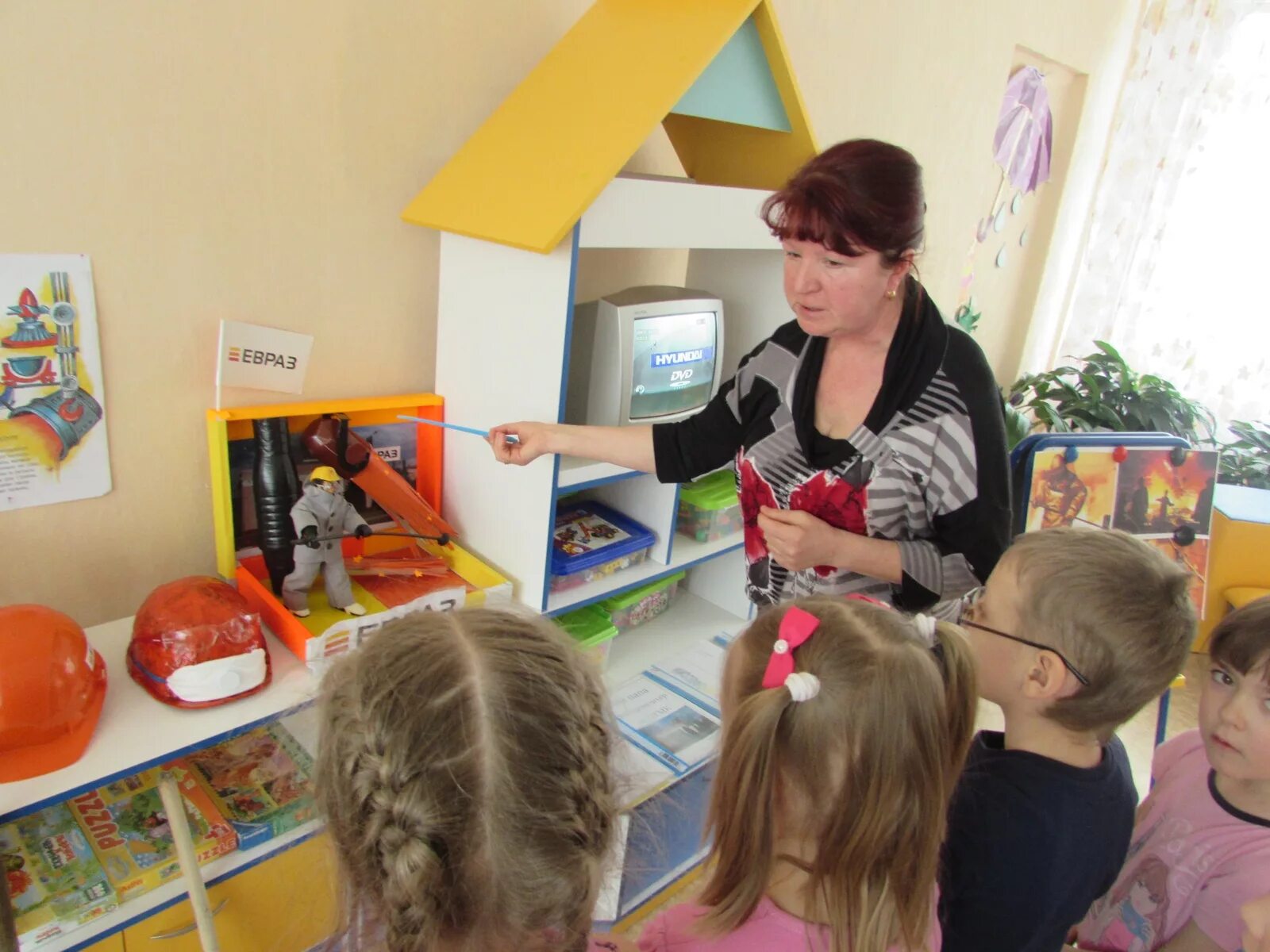 занятия труда служба. уроки труда в школе. стажировка кондитера. уроки технологии для девочек. следующее занятие состоится.