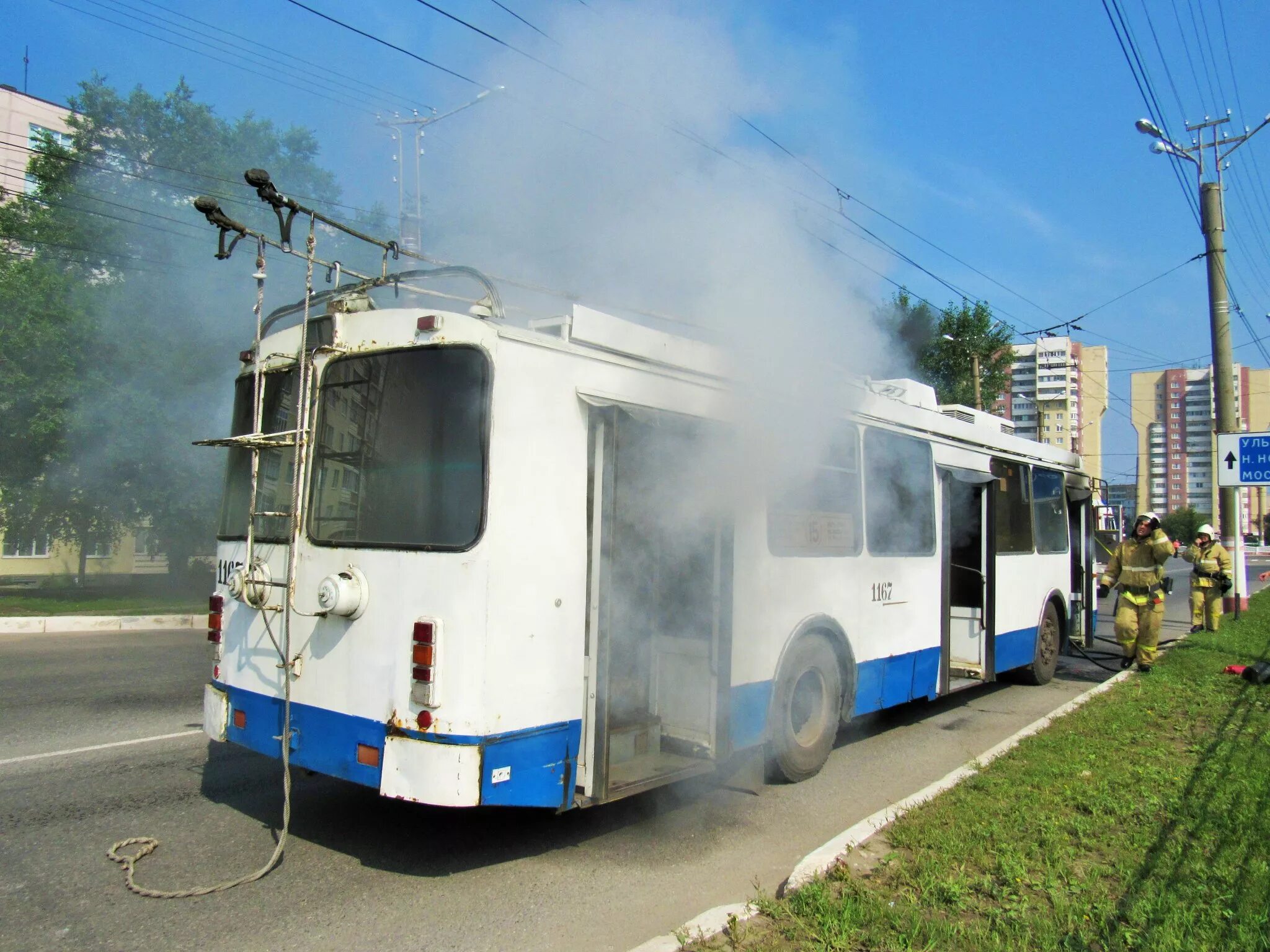 Троллейбус на восток