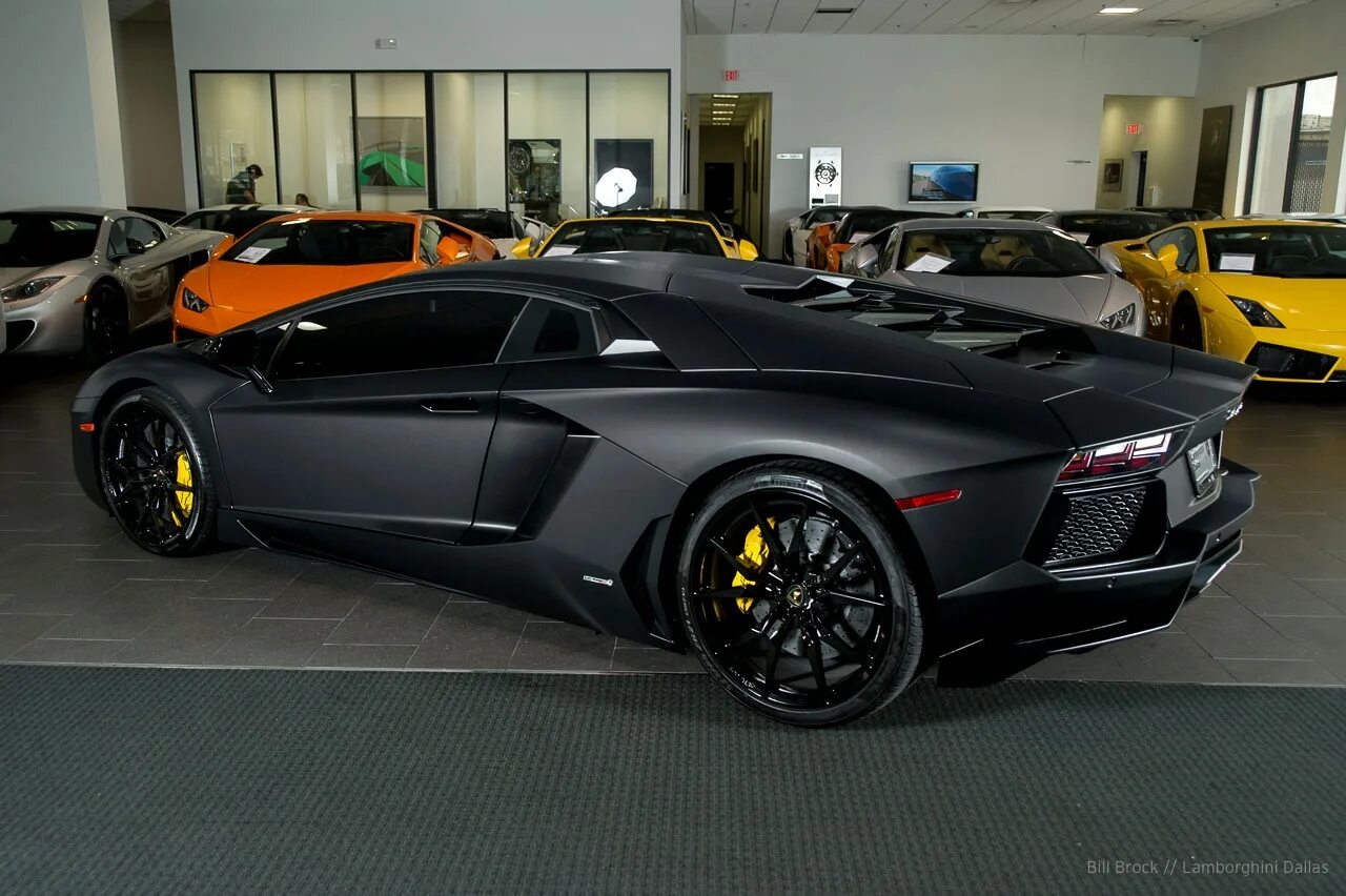 Ламбо центенарио. Когда вышла ламборгини. Когда вышла ламборгини. 5. 3000 ламборгини уракан.