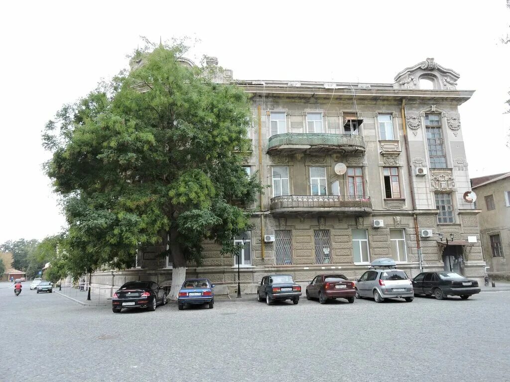 городской центр недвижимости. тц капитал евпатория 9 мая. торговый центр максимум евпатория магазины. пр победы 67 евпатория. центр евпатории адрес.