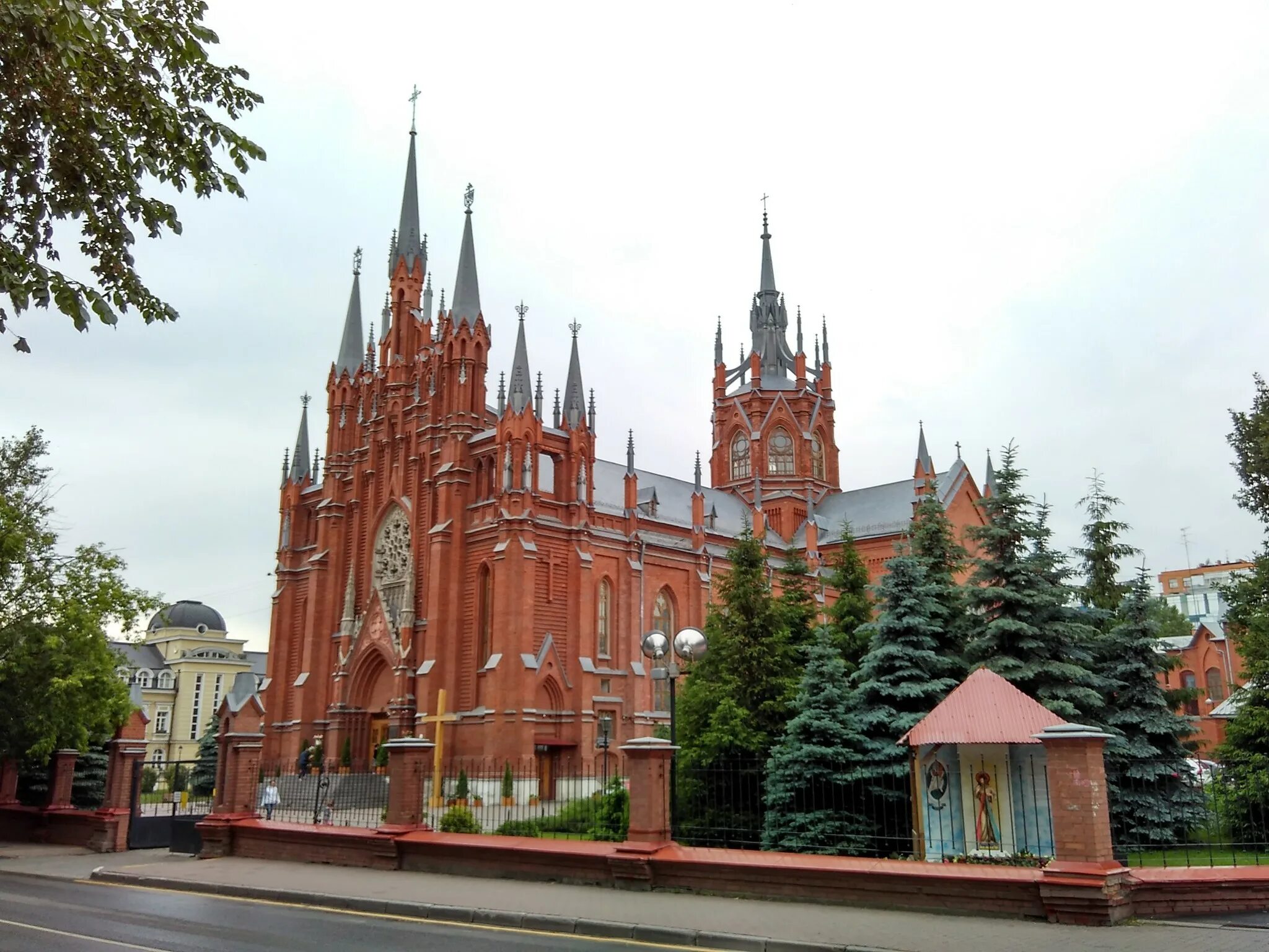 Храм Непорочного зачатия Девы Марии в Москве.