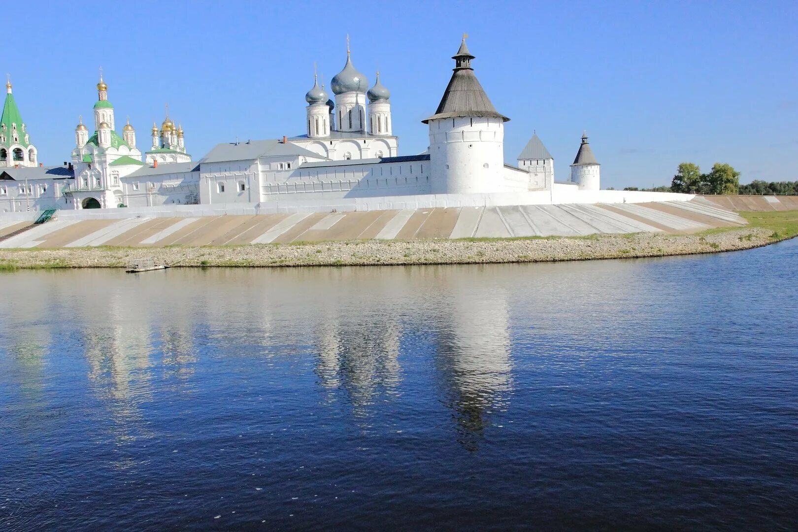 Свято макарьевский монастырь. Макарьевский монастырь Нижний Новгород. Макарьево Желтоводский монастырь. Свято-Троицкий Макарьевский Желтоводский монастырь Нижегородская. Желтоводский Троицкий Макарьев монастырь.