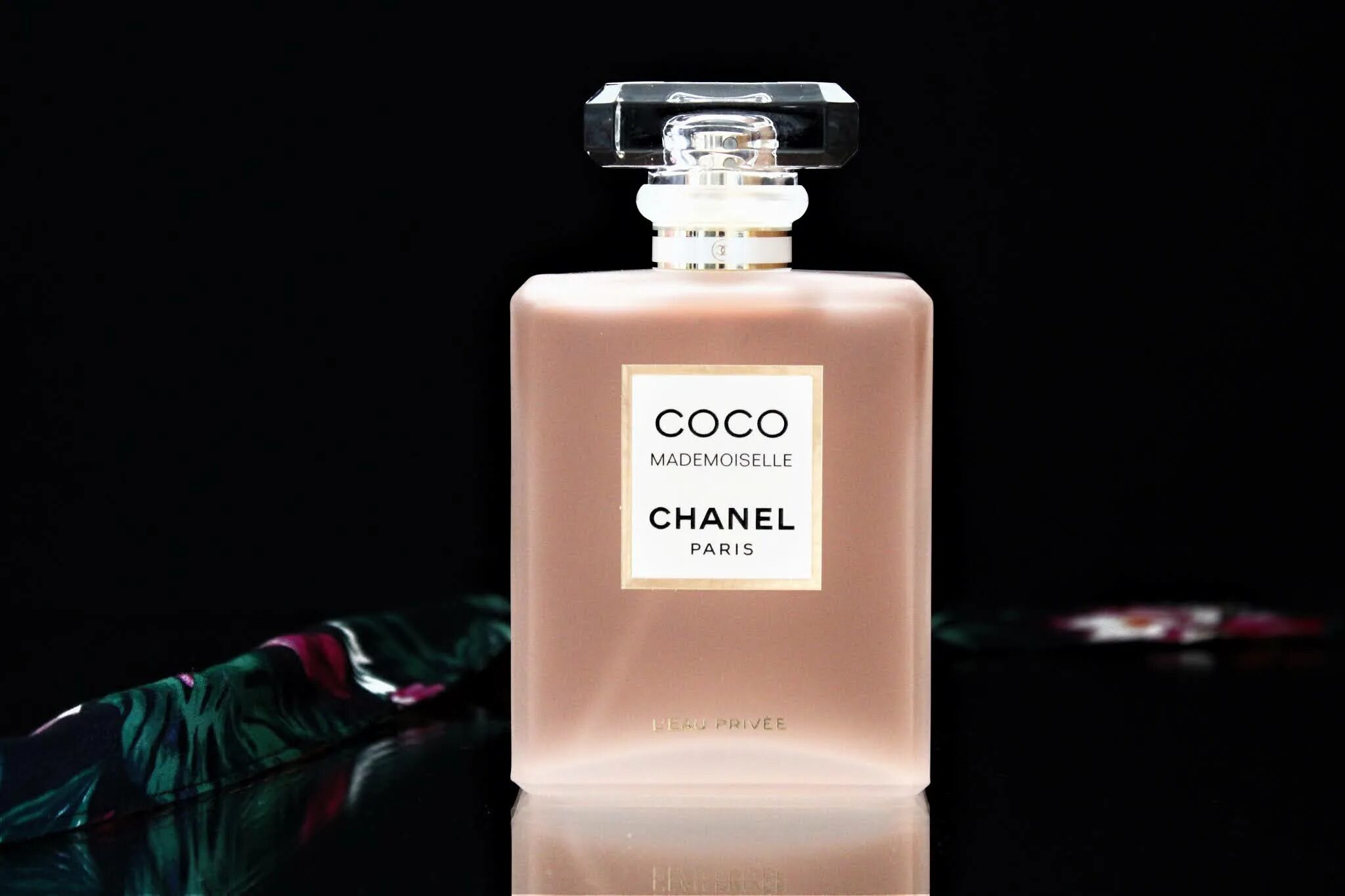 Коко мадмуазель. Шанель коко мадмуазель. chanel / coco mademoiselle l eau privee. шанель мадмуазель новый аромат 2025. коко мадмуазель шанель 2025.