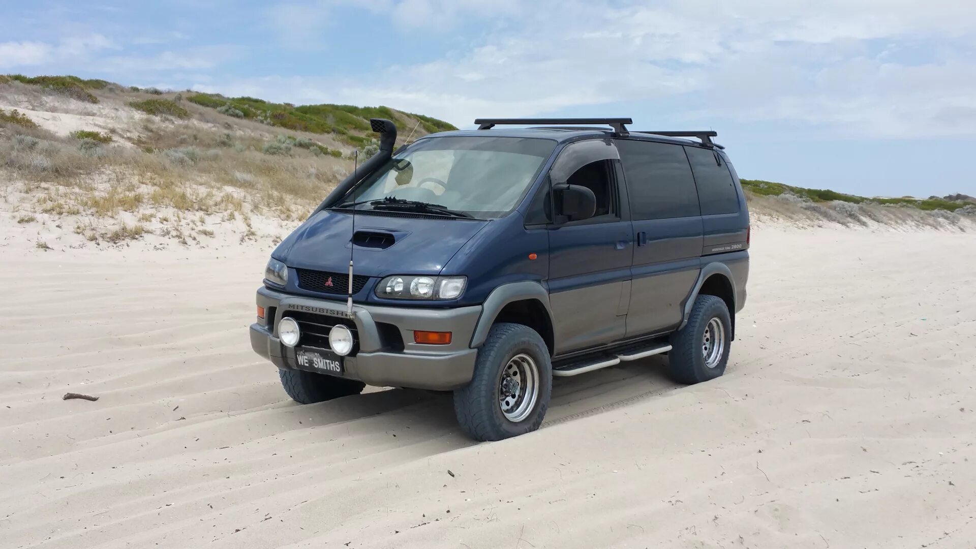 Mmc delica. Митсубиси Делика 4х4. Mitsubishi Delica 4. Mitsubishi Delica 4x4. Mitsubishi Delica d4.