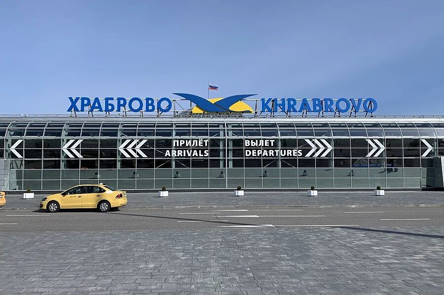 Сколько аэропортов в калининграде. Аэропорт Храброво. Аэропорт Калининград. Фото Калининградского аэропорта. Калининградский аэропорт «Храброво» перекрасили.