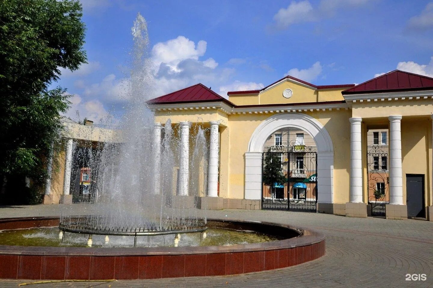 Название города курган. Горсад курган. курган центр города. горсад курган фонтан. город курган достопримечательности.