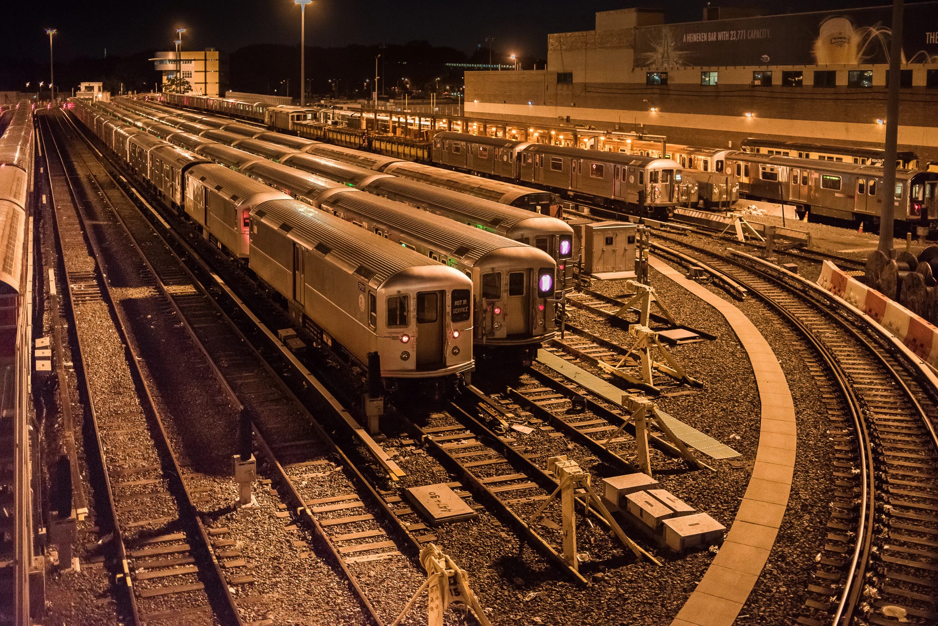 Семь поезд. R127/r134 New York City Subway car. Te7 поезд. NYC Subway Wagon. 33 7: Поезд.