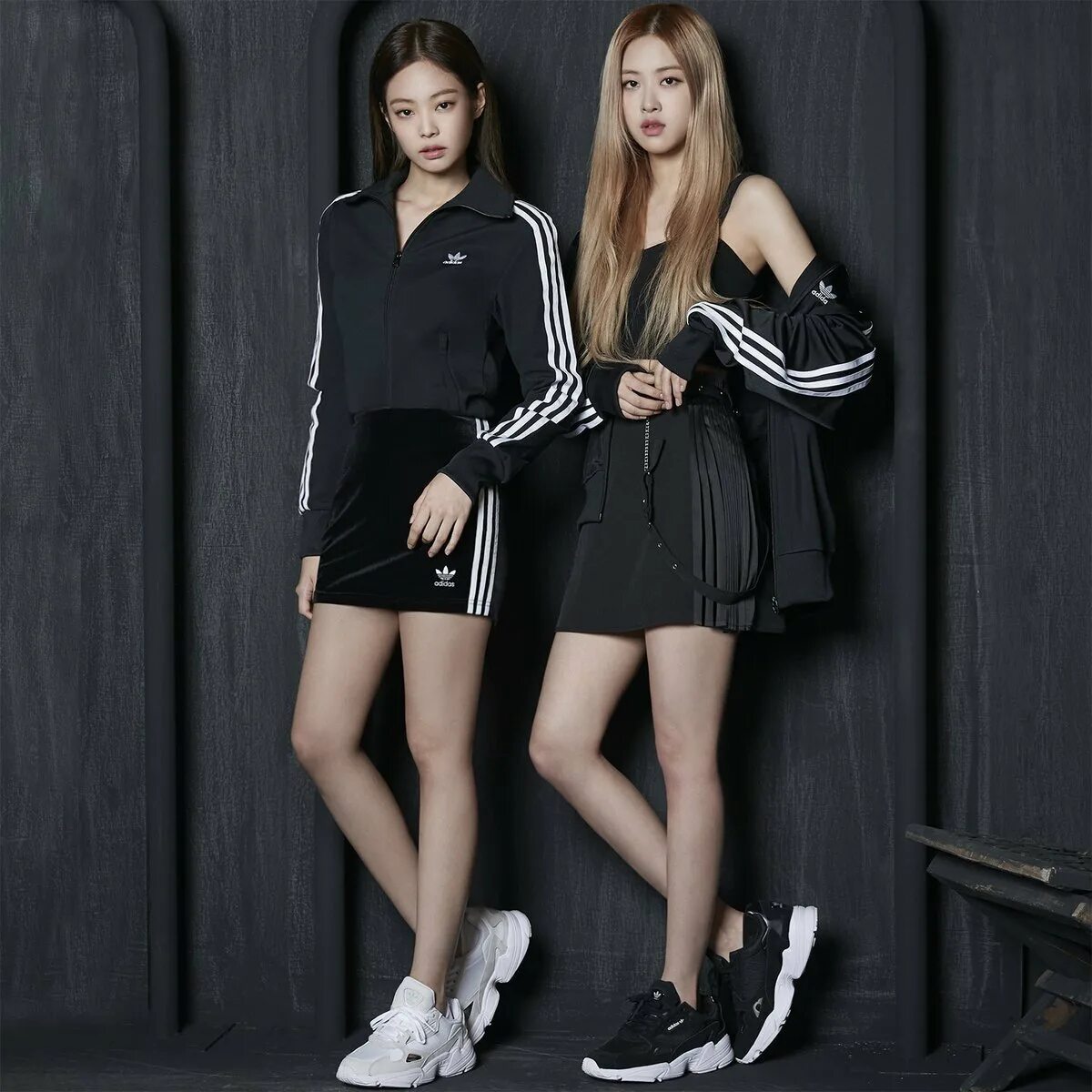 BLACKPINK. Дженни Блэк Пинк адидас. Блэк Пинк в 2016 году. Пак чеён и Ким Дженни