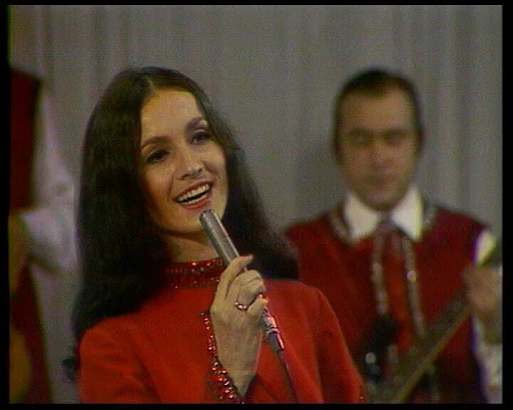 софия ротару. софия ротару хуторянка 2022. софия ротару 1979. софия ротару мой белый город. ротару белый город.