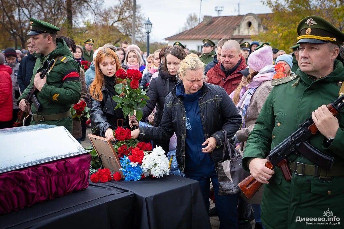 Прощание с погибшими на Украине. Прощание с погибшими в сво. Простились с погибшими в крокус