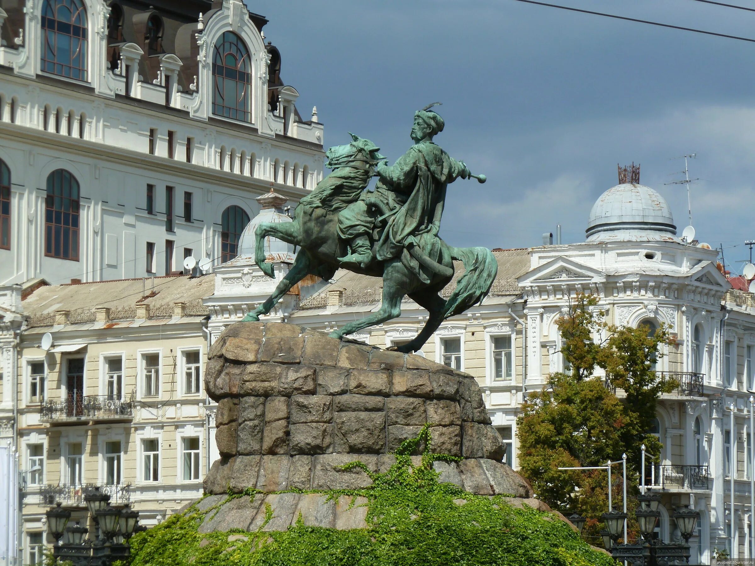 Памятник богдану хмельницкому в киеве микешин. Памятник богдану хмельницкому (1888). Киев хмельницкий. Памятник богдану хмельницкому (1888). Памятник богдану хмельницкому в киеве микешин.
