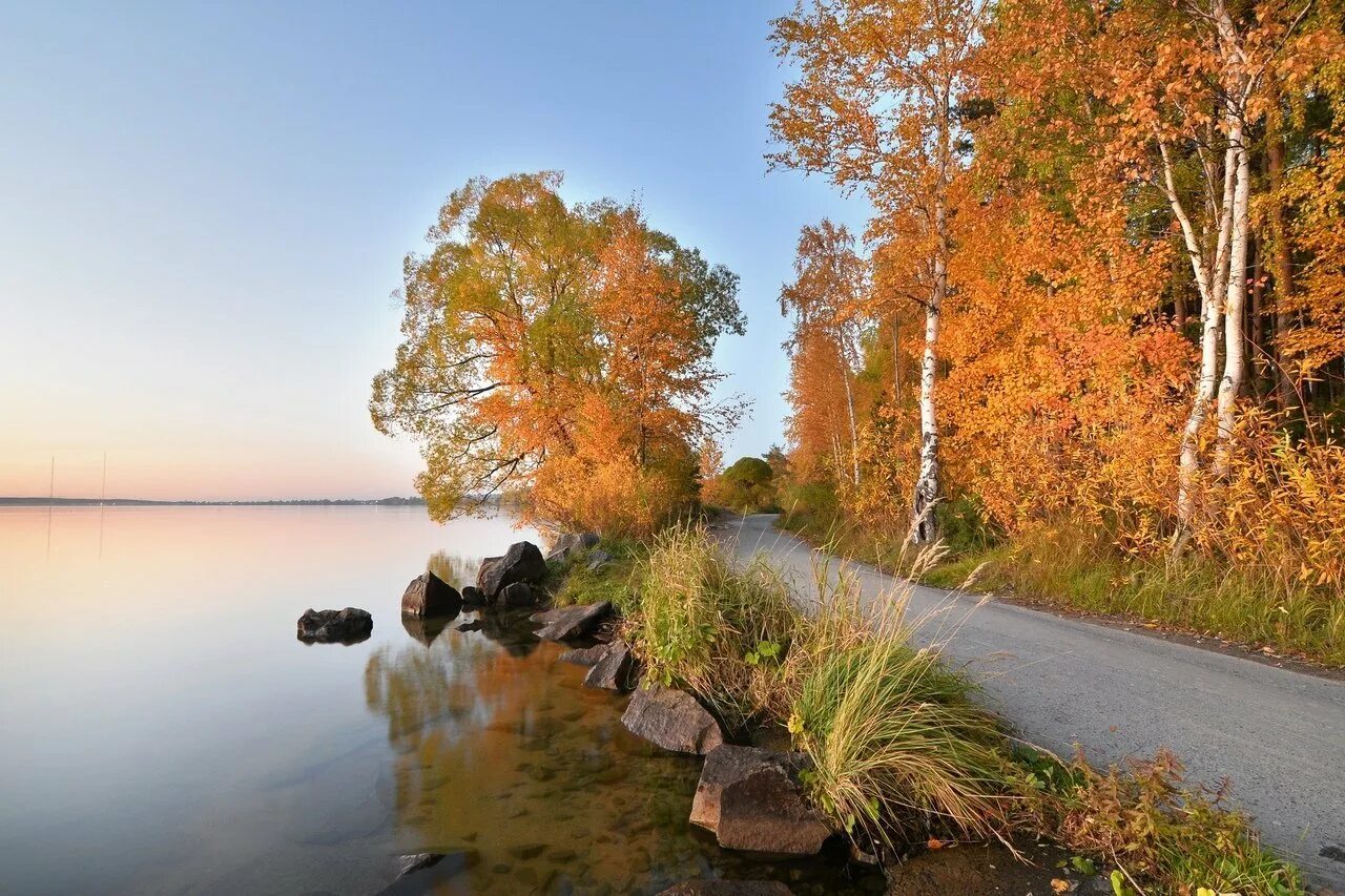 Озеро чебакуль челябинск. На каком озере стоит город. Затопленная колокольня в калязине, тверская область. Кижи, валаам, соловки. Озеро неро ярославская область.