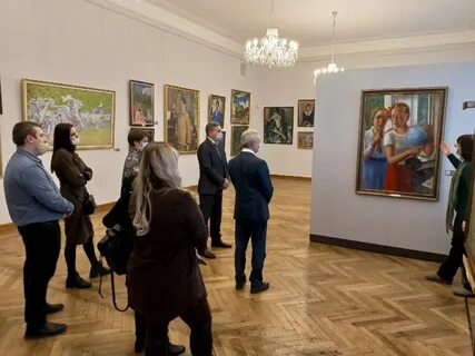 Посетишь галерею