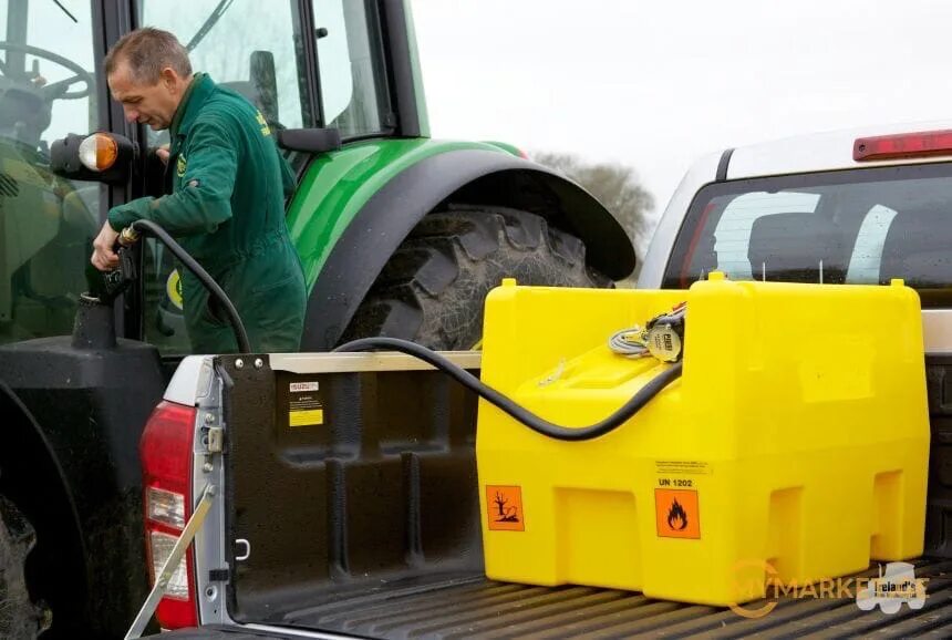 Дизтопливо и сельхозтехника. Гидравлика джон дир. Солярка для трактора. Гсм для сельхозтехники. John deere 3032e.