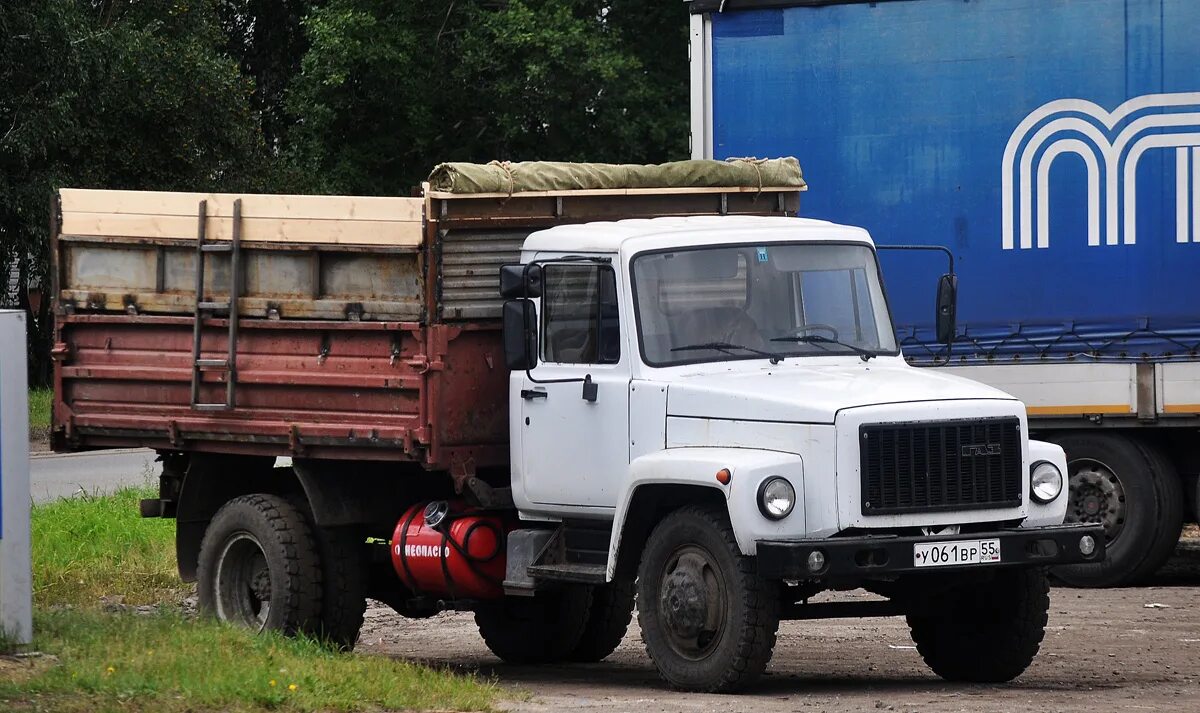 Газ 3307 молоко. Газ 3307 спецтехника. Газ 3307 омске. Газ 53 термофургон. Газ 3307 омске.