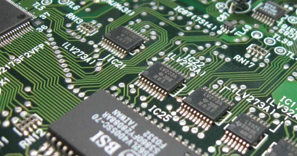 Во многих электронных устройств. Контролер деталей и приборов. Сервисная аппаратура для ремонта пк. Мастер по ремонту сварочных аппаратов. Во многих электронных устройств.