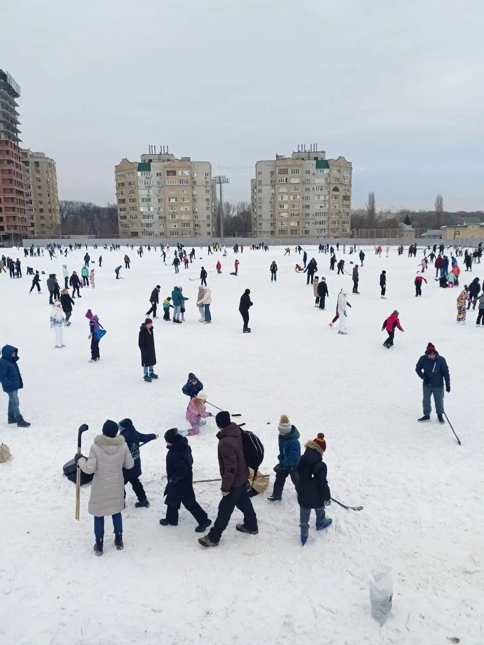 Стадион каток саратов