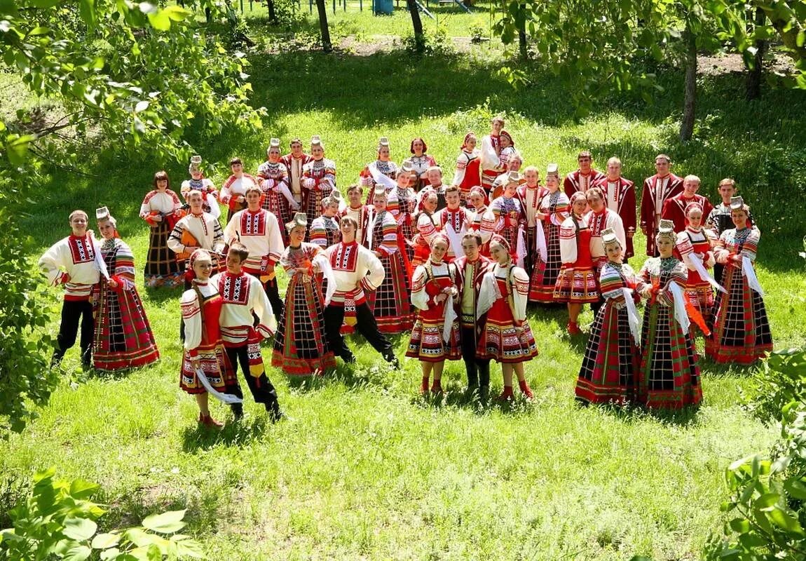 Красивая музыка россии. Воронежский государственный Академический русский народный хор. Русская Национальная культура. Русский музыкальный фольклор. Фольклорные традиции.