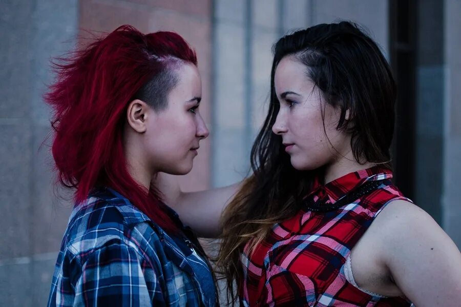 Близняшки лесбиянство. Близняшки лесбиянятся. Twins сестры lesbian. Близняшки Atomic Heart.