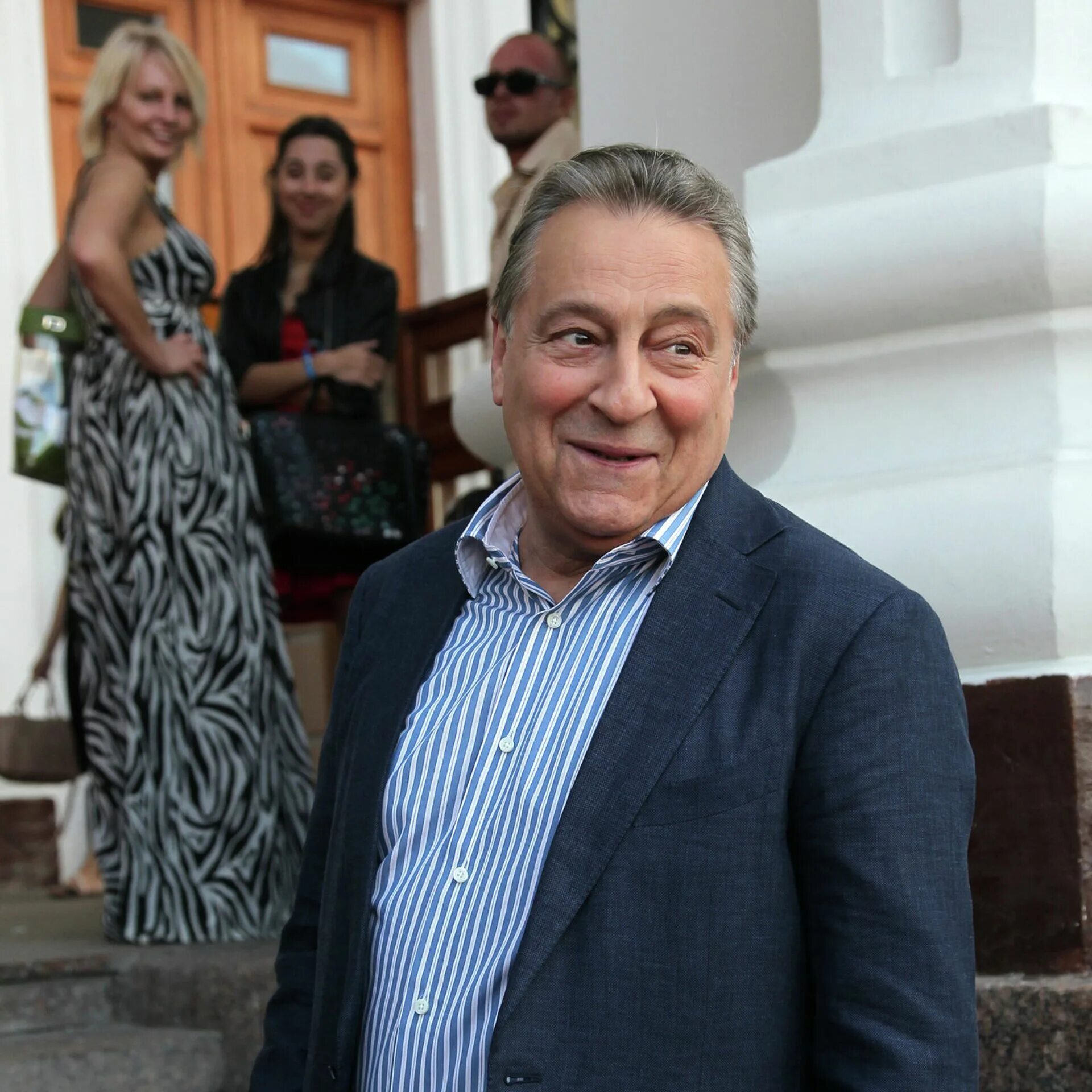 Хазанов где сейчас живет и чем занимается. Геннадий хазанов. хазанов и райкин. юмористы российской эстрады хазанов. хазанов леонид матвеевич.