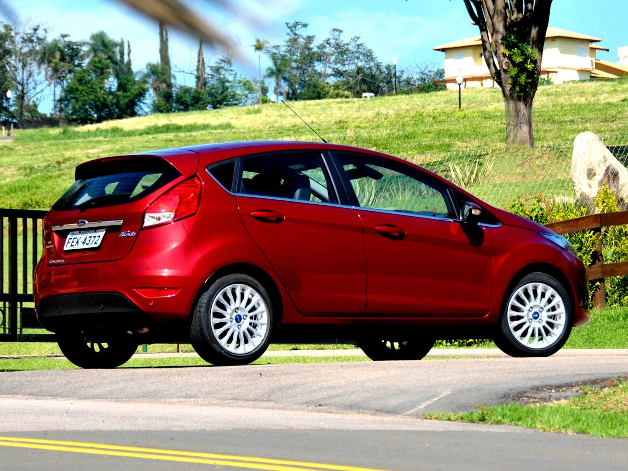 Форд Фиеста 6. Форд Фиеста 2013. Форд Фиеста 2013 хэтчбек. Ford Fiesta 5-Door 2013.