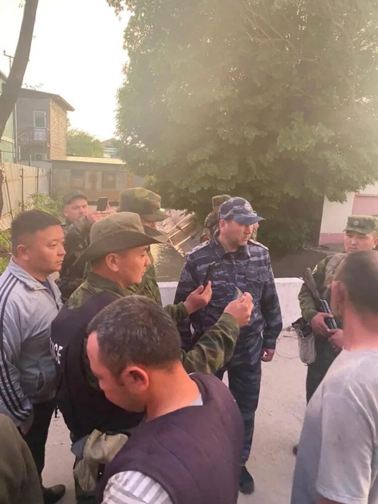 Отпустите таджиков