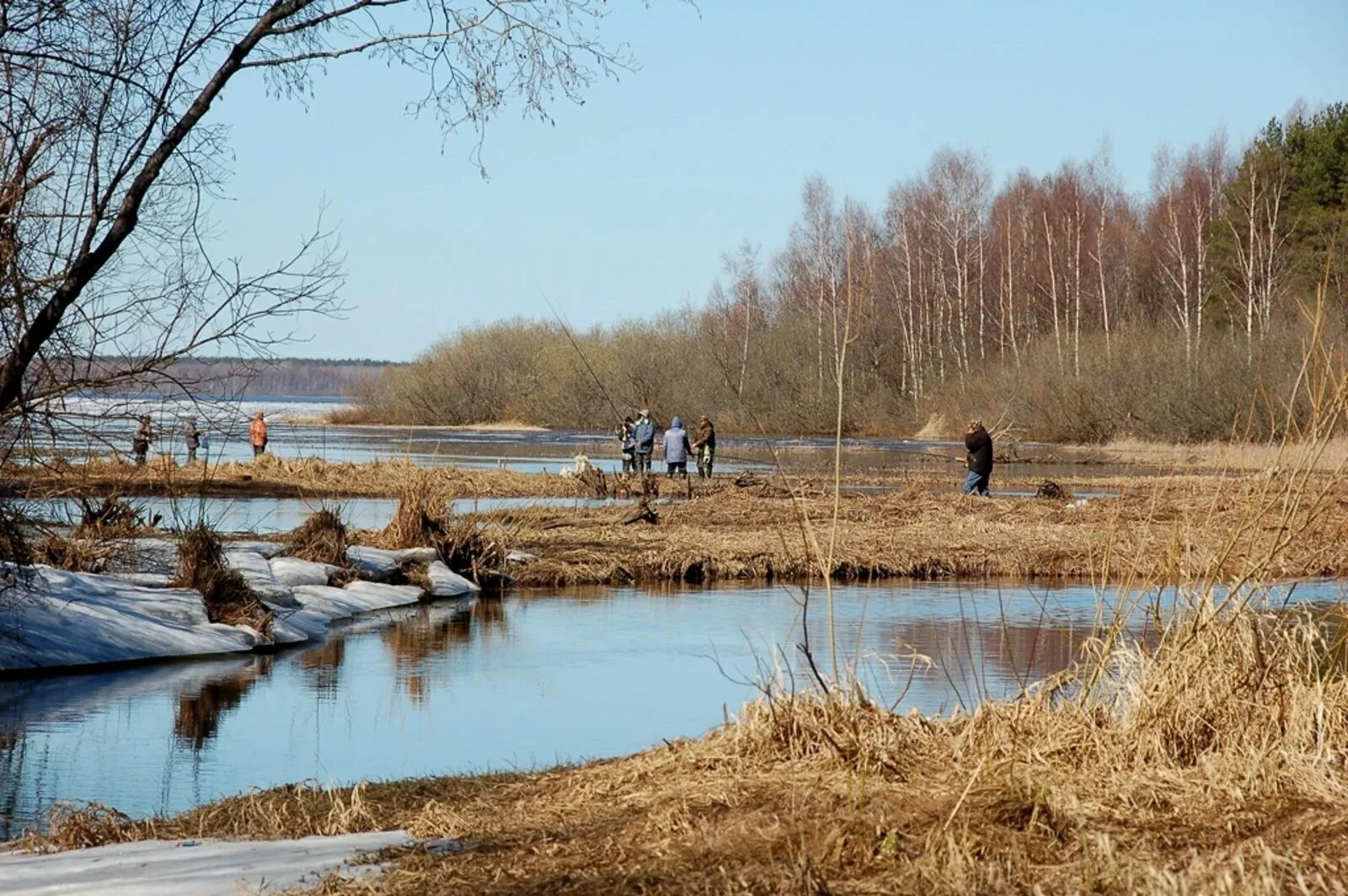 Весенняя рыбалка. Рыбалка ранней весной.