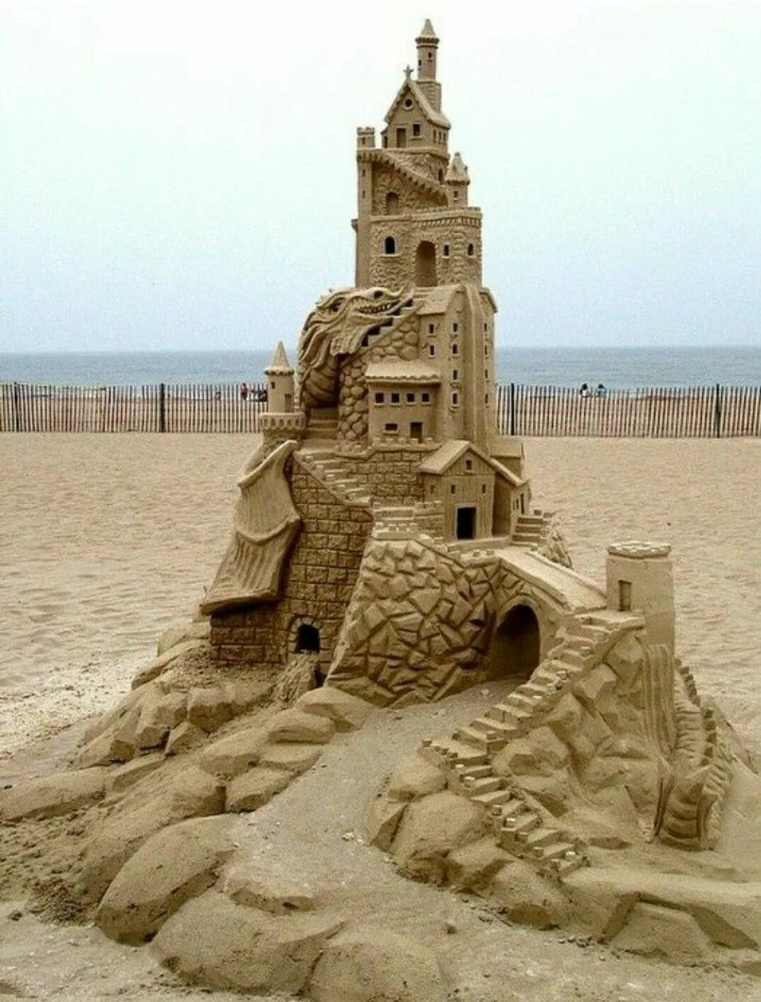 Алекс демон песчаные скульптуры. Песочный замок. Замок из песка. Домик из песка. Sandcastle picture