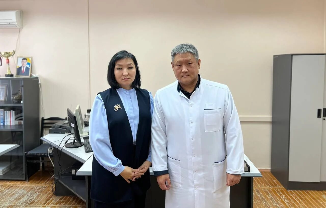 Монгуш белекмаа хеймерековна. Главный врач республиканского центра. Главный врач республиканского центра. Главный врач республиканского центра. Главврач перинатального центра.