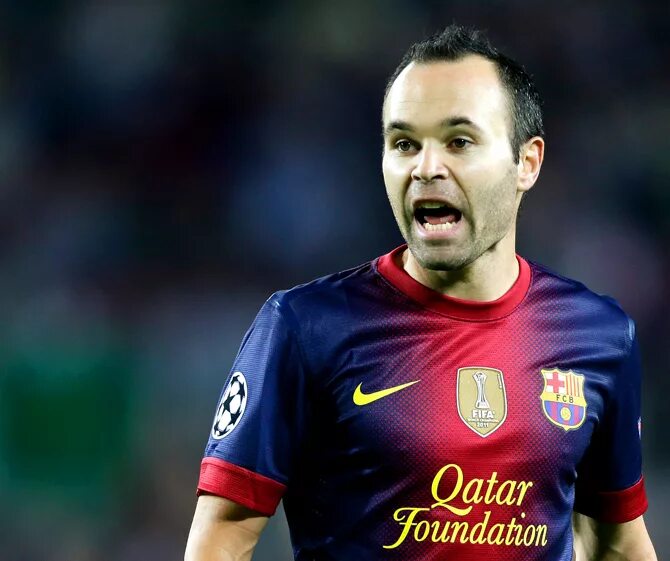 Иньеста барселона 2015. Иньеста завершил карьеру. Андрес иньеста. Iniesta 2008. Андрес иньеста.