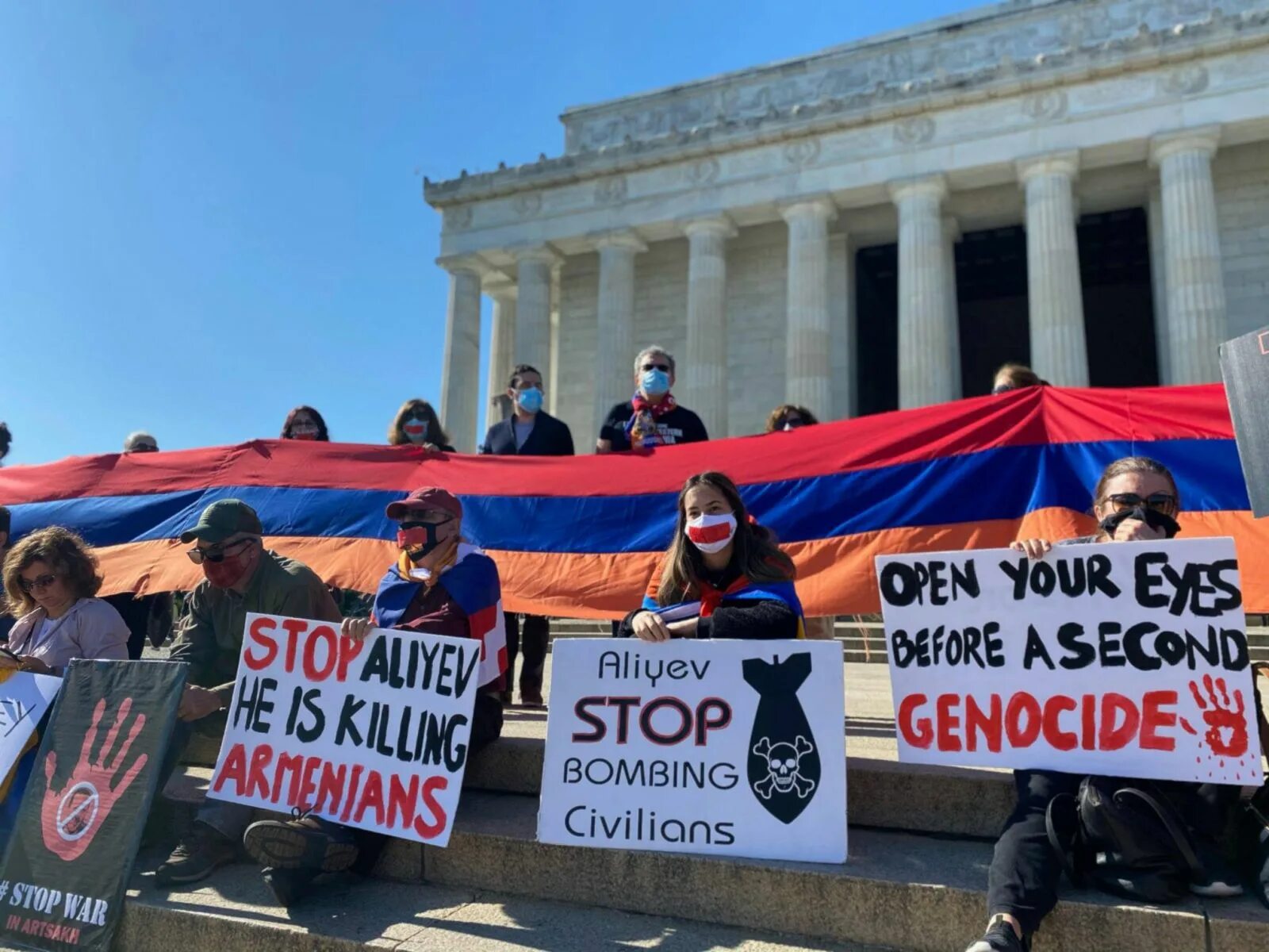 Против блокады. Молодежь Армении. Армяне в США. Акция на Вашингтон. Армянская молодежь Вашингтона, США протестует против блокады.