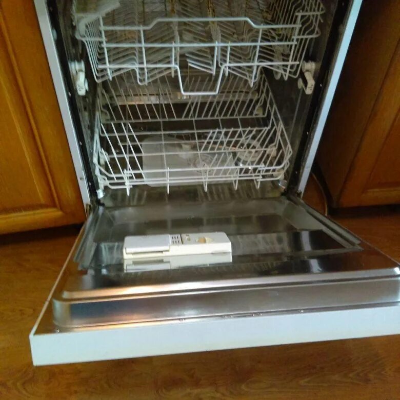 Посудомоечная машина 2004 года. Посудомоечная машина Юла. Посудомоечная машина Италия. Посудомойка бу. Куплю посудомоечную машину б у