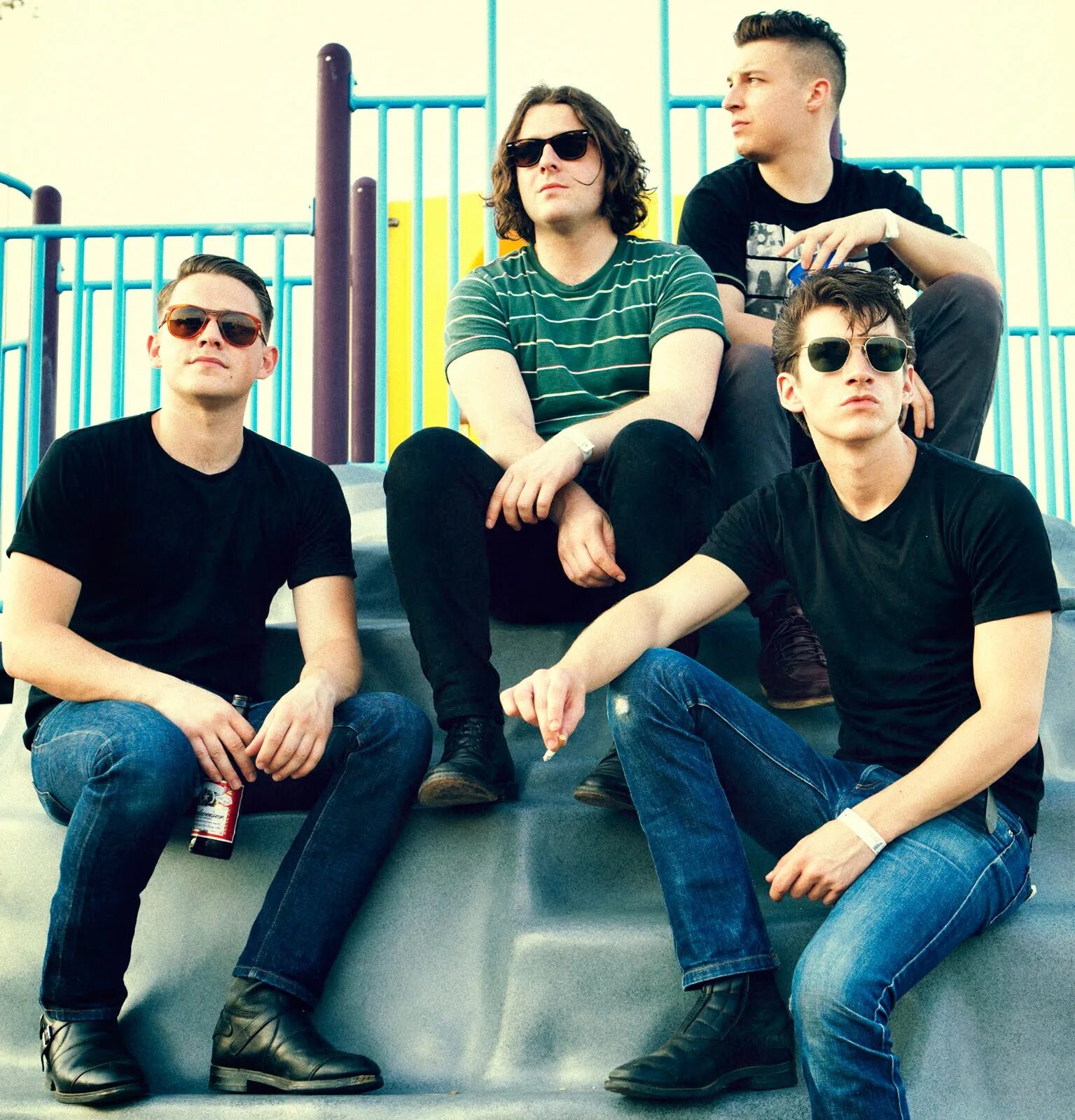Года груп. Arctic monkeys. арктик монкейс участники. группа манкис. arctic monkeys фото группы.