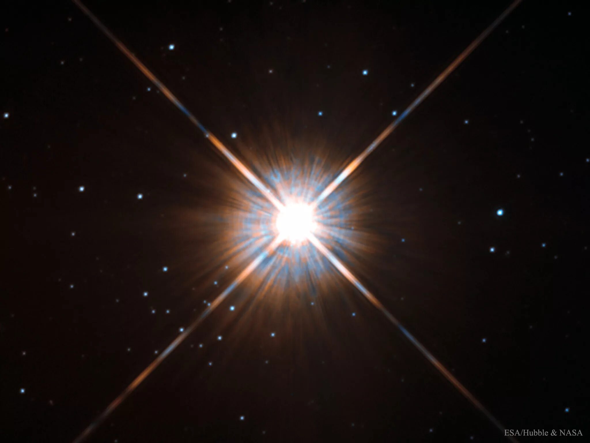 Звезда Проксима Центавра. Снимок Проксима Центавра. Проксима Центавра в телескоп Хаббл. Фотографии звезды Проксима Центавра.