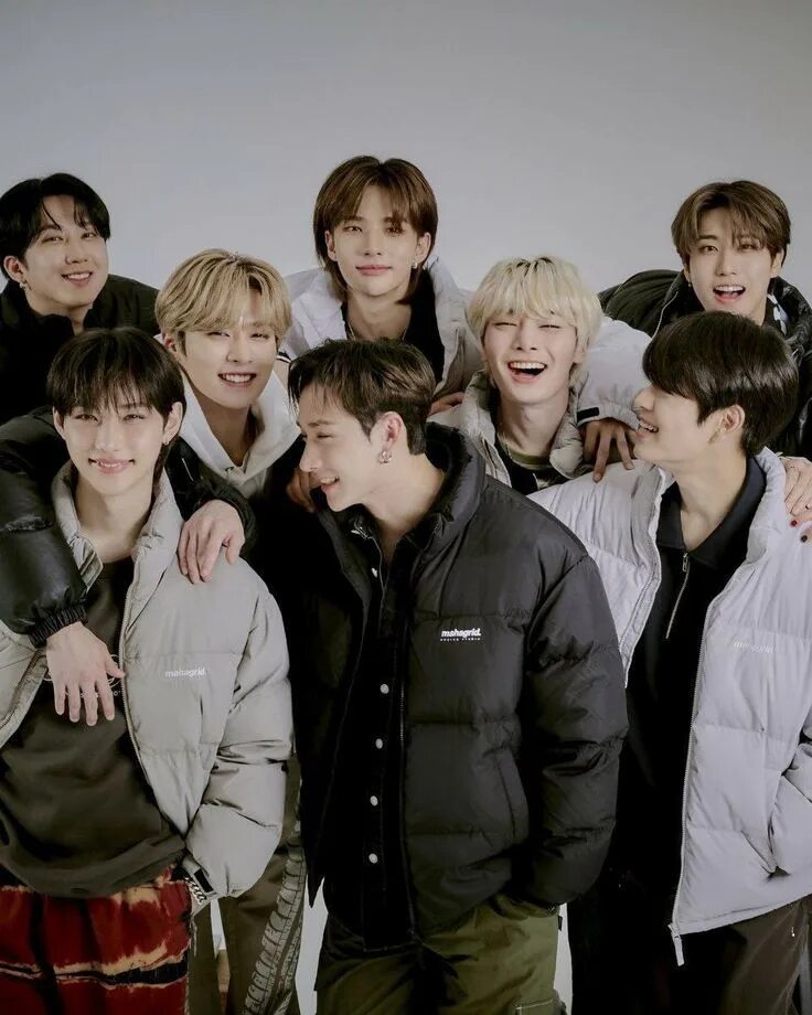 MAHAGRID Stray Kids. Stray Kids тесты. Stray Kids ex Дата выхода. BTS И Stray Kids.