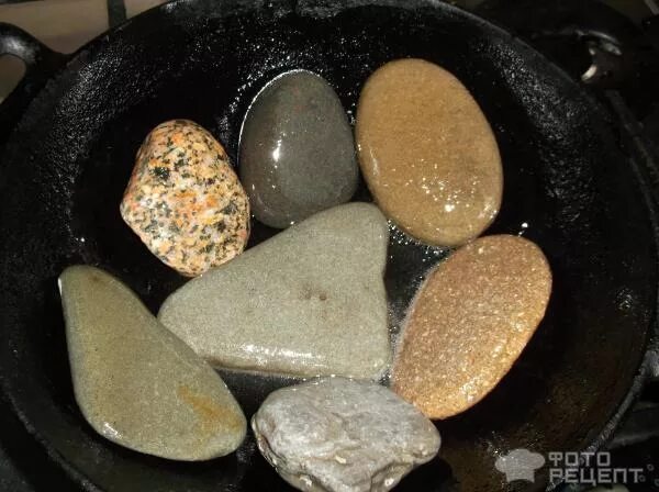 Камень для приготовления пищи. Камушки для жарки. Вареный камень. Жареные камни