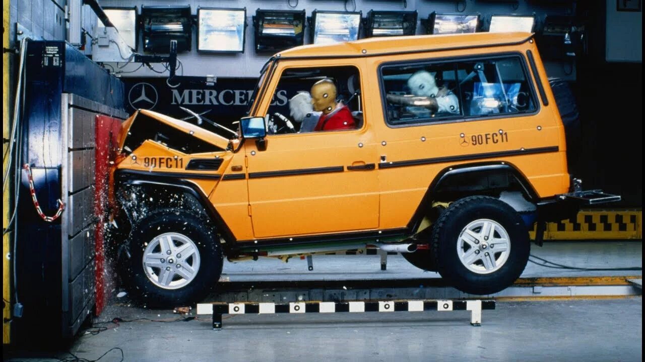 Гелик тесты. Crash Test Mercedes g class w463. Краш тест Гелендваген. Mercedes g класс краш тест. Краш тест УАЗ Хантер.