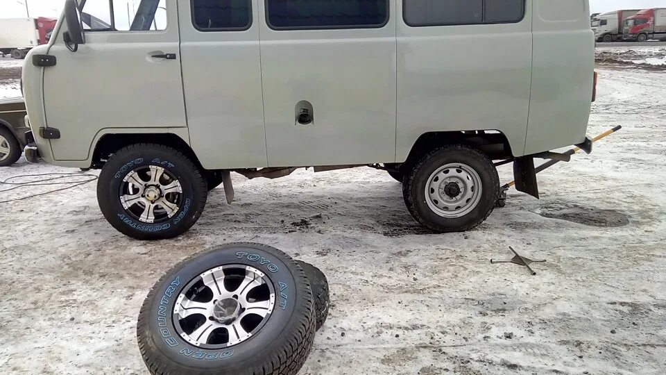 Размер резины буханка. Шины УАЗ Буханка r16 245. 225/75 R16 УАЗ Буханка. Шины УАЗ Буханка r16. Шины УАЗ Буханка r15.